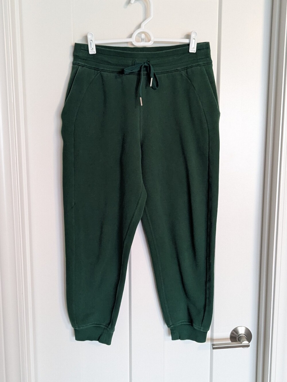 Lululemon Dark Green Scuba Joggers sz 8